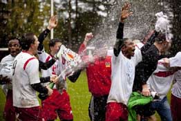 Junsele firar vinsten i fotbollen 2012 div 3.